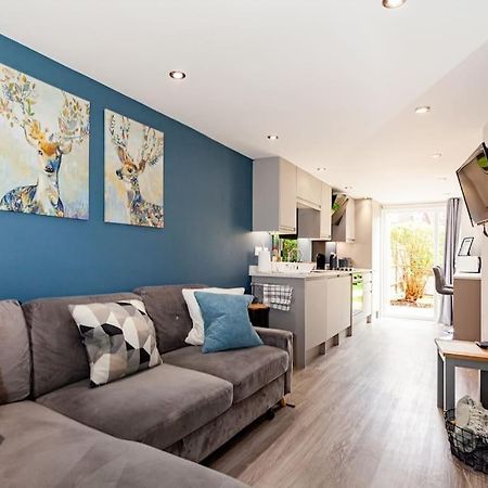 One Bedroom Apartment, Driveway, Bracknell Centre Eksteriør billede