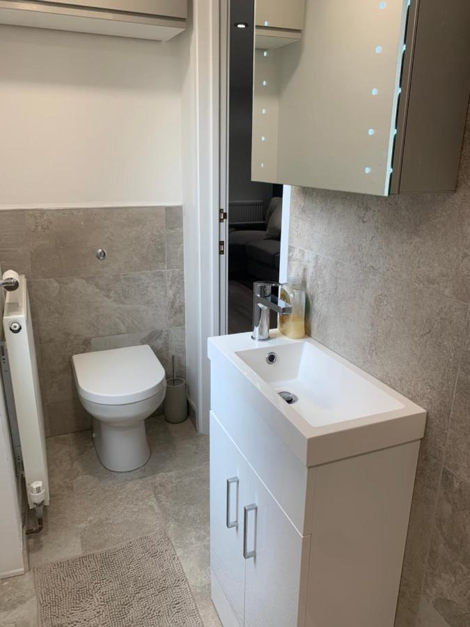 One Bedroom Apartment, Driveway, Bracknell Centre Eksteriør billede