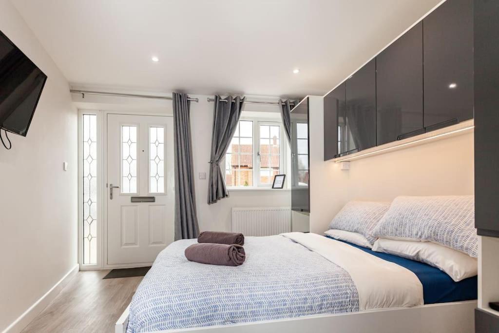 One Bedroom Apartment, Driveway, Bracknell Centre Eksteriør billede
